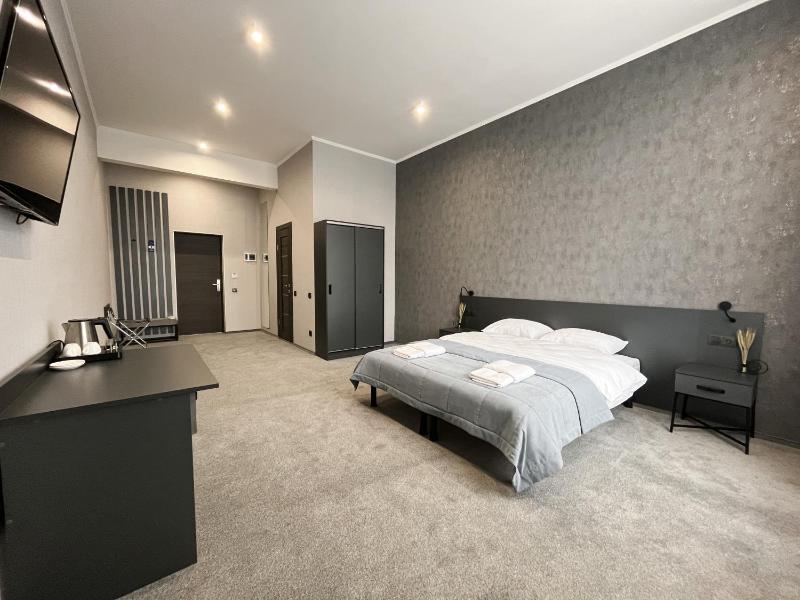 Deluxe Family Room image 1