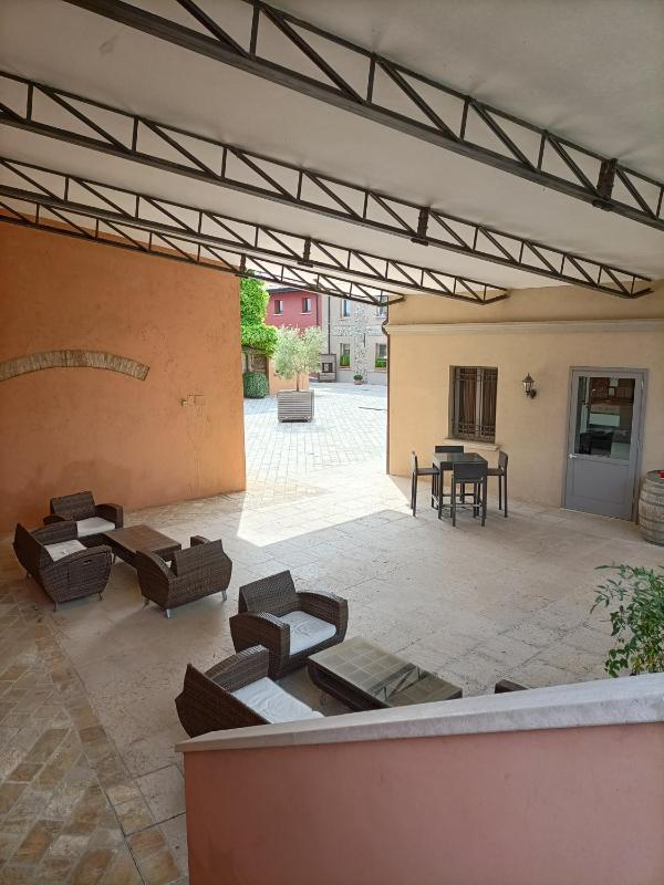 Family Room image 2