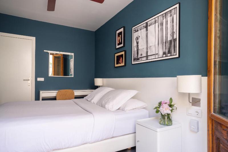 Double Room with Private External Bathroom image 4