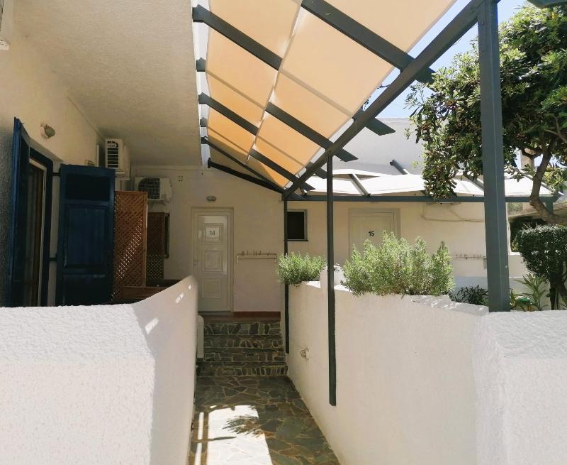 Double Room with Garden View image 2