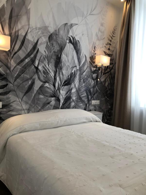 Small Double Room with Sea View  image 3