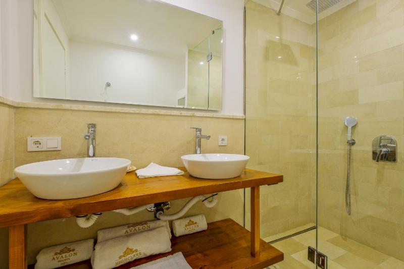 Deluxe Double Room image 2