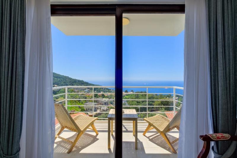 Deluxe Double Room with Bath image 4