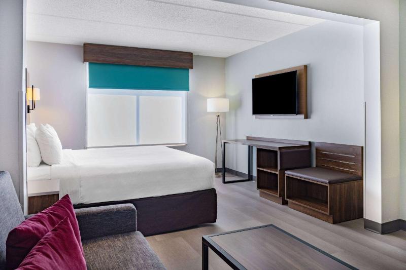 King Room - Non-Smoking image 4