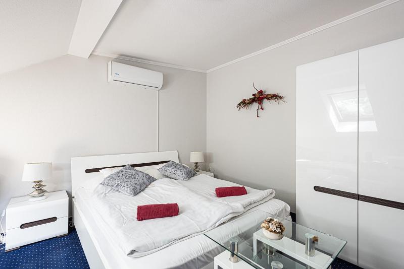 Triple Room image 2