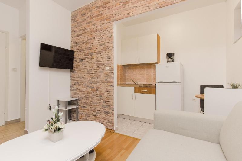 Apartments Maky & Dino - image 8