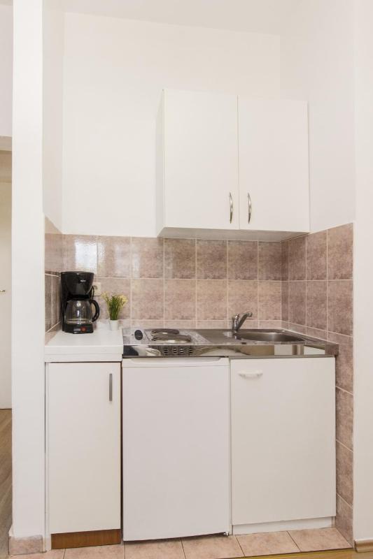 Studio Apartment image 4