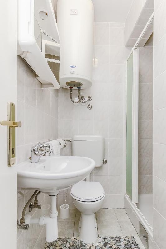 Studio Apartment image 3
