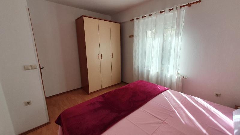 One-Bedroom Apartment image 4