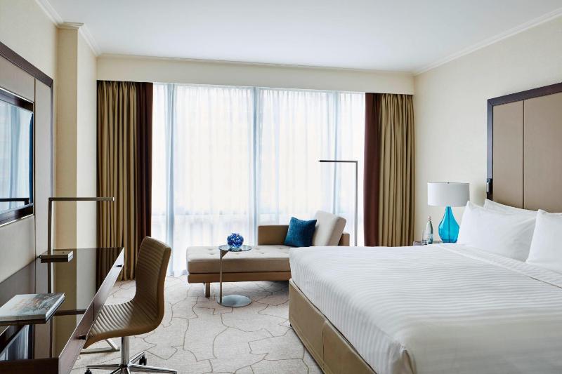 Executive Room, Executive lounge access, Guest room, 1 King image 1