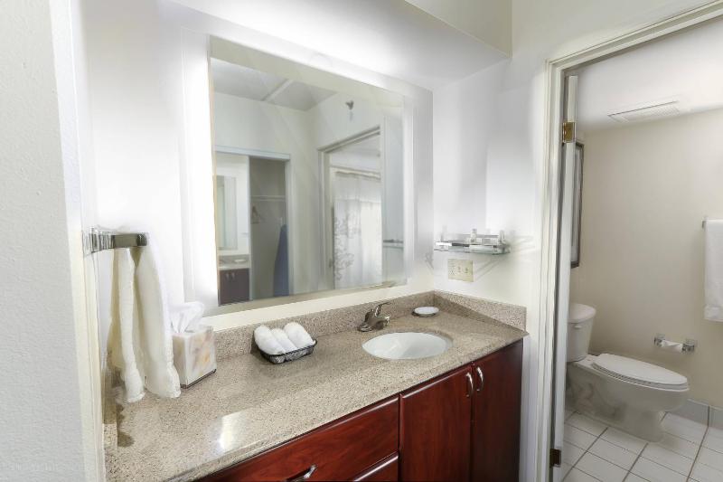 One-Bedroom Queen Suite with Sofa Bed image 2
