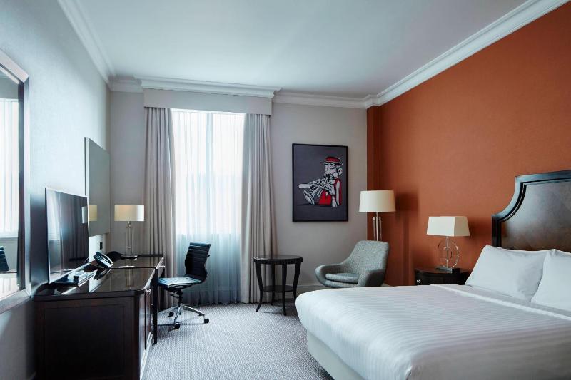 Deluxe King or Queen Room image 4