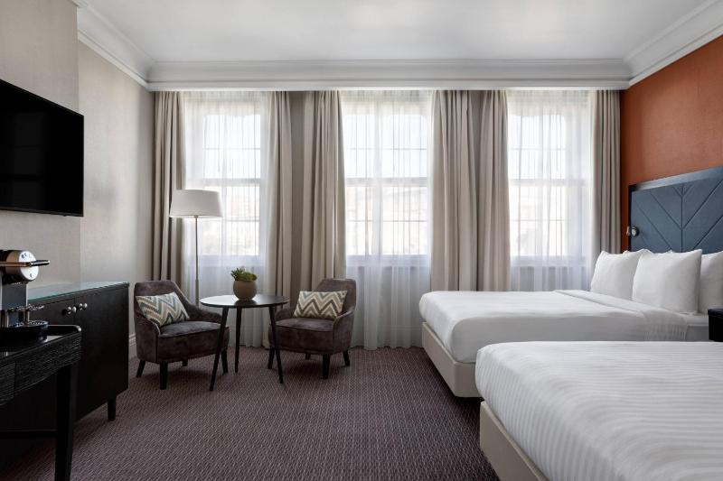 Deluxe Double Room with Two Double Beds image 1