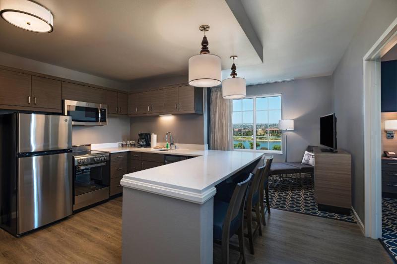 2 Bedroom Suite image 4