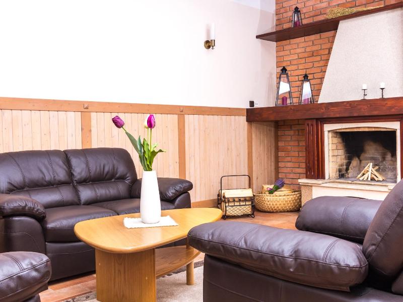 Holiday Home (17 adults) image 4
