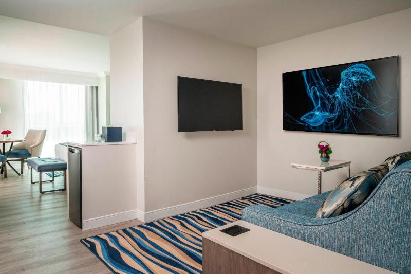 Hollywood Beach Marriott - image 2