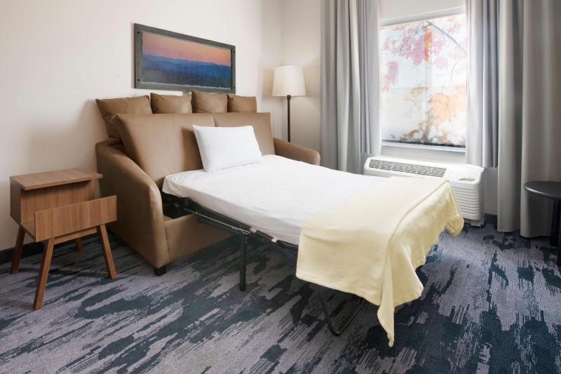 King Suite with Sofa Bed image 3