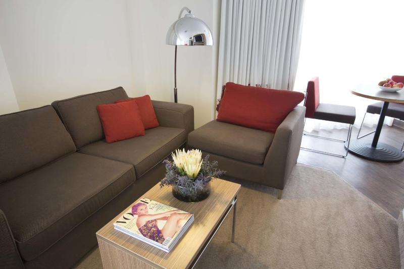 Superior Suite with 1 King Bed and Balcony image 4