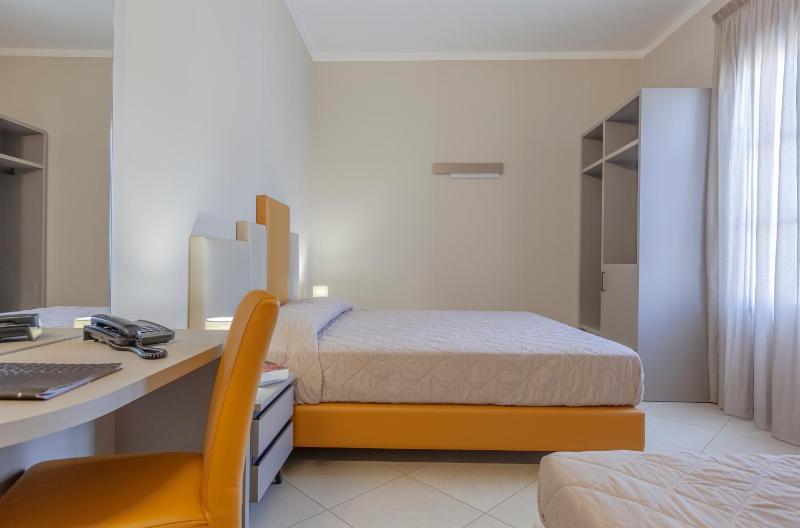 Triple Room with Balcony image 1