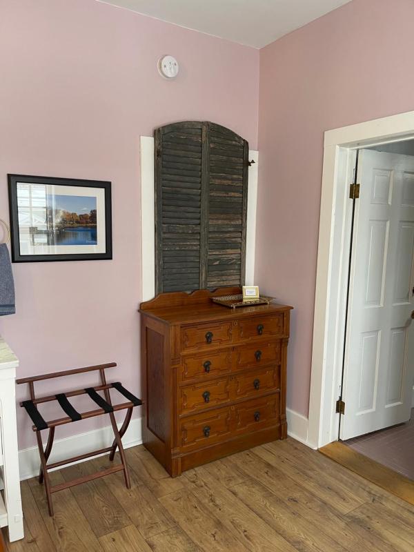 Queen Room with Spa Bath image 4