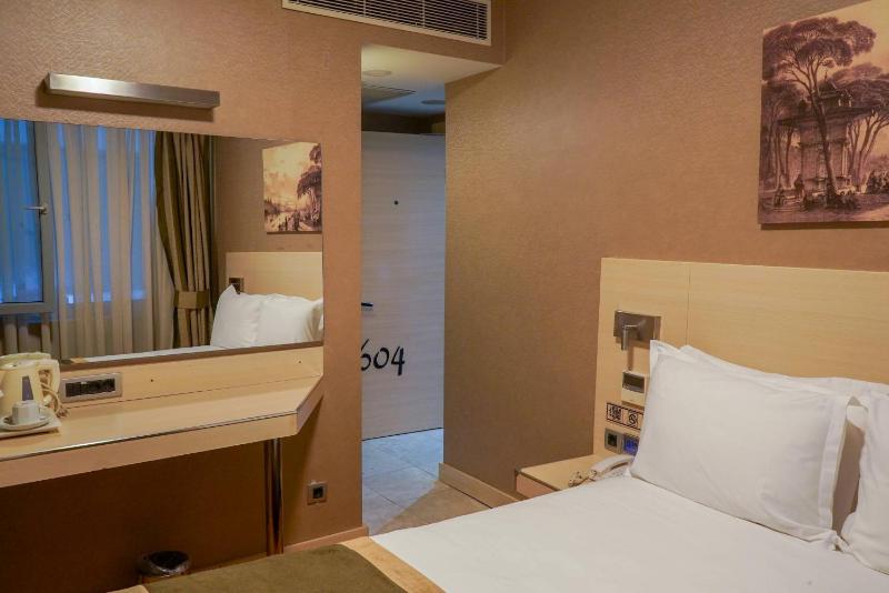 Economy Single Room image 4