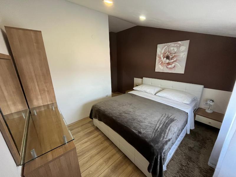Two-Bedroom Apartment (5 Adults) image 4