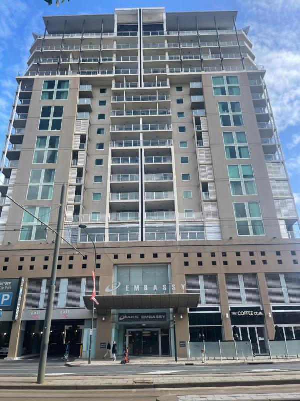 Embassy 812 free parking - image 1