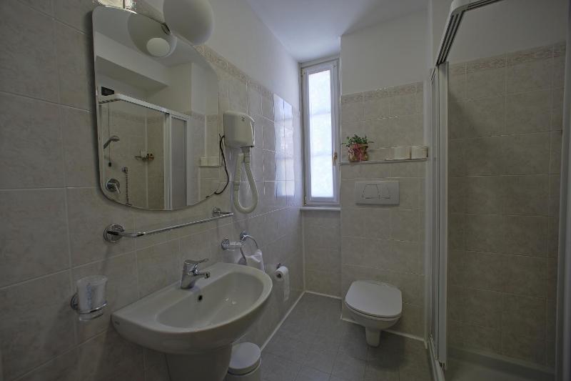 Economy Double or Twin Room image 3