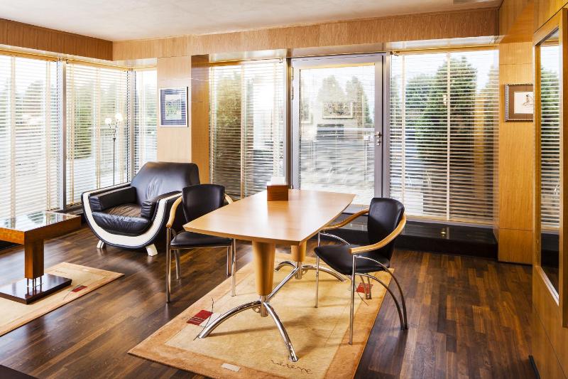 Deluxe Suite with Terrace and Panoramic View image 4
