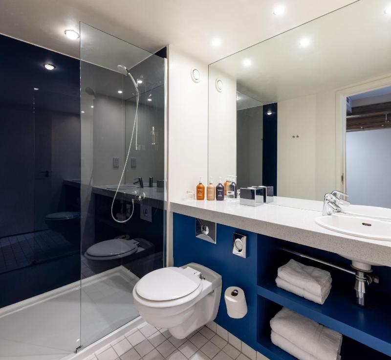 Standard Room image 2