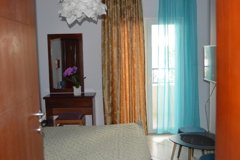 Studio Apartment image 3