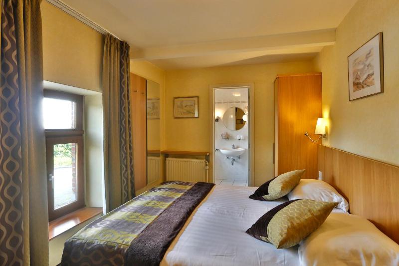 Double Room image 2