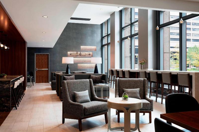 King Room - Club Lounge Access image 2