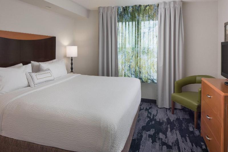 One-Bedroom King Suite with Sofa Bed  image 2