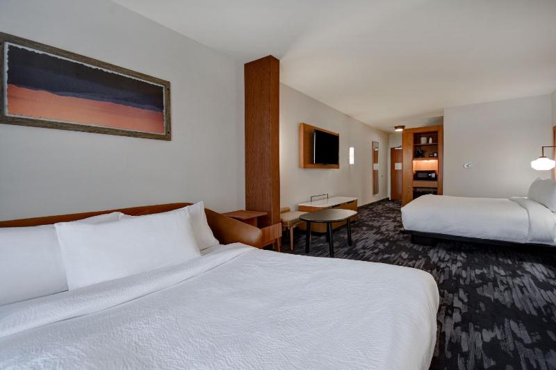 Queen Suite with 2 Queen Beds and Sofa Bed image 3