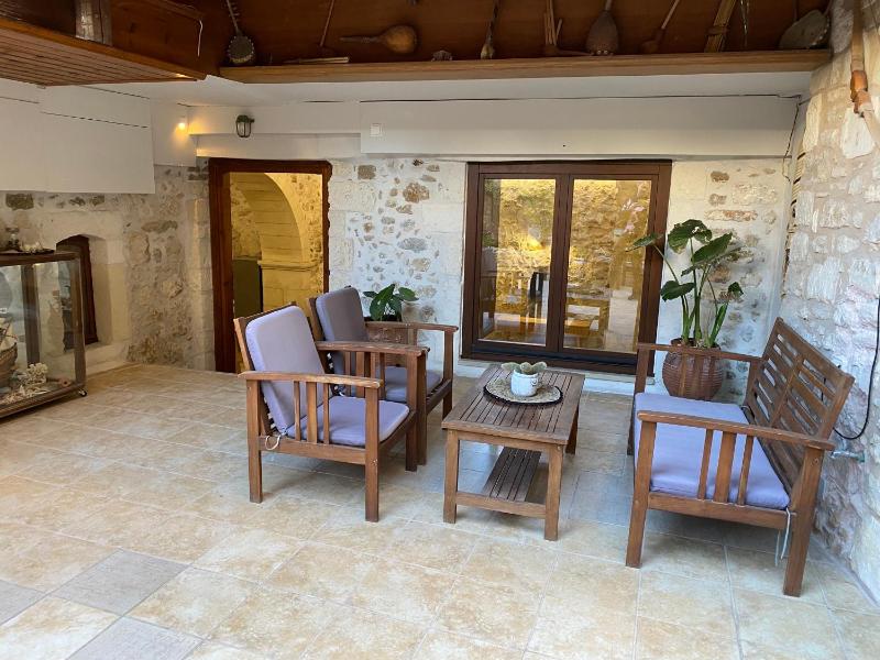Suite with Garden View image 3