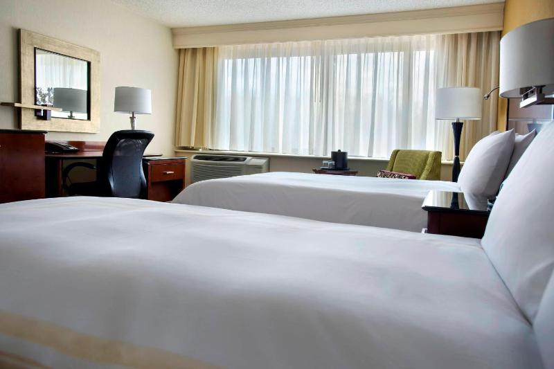 Double Room with 2 Double Beds image 3