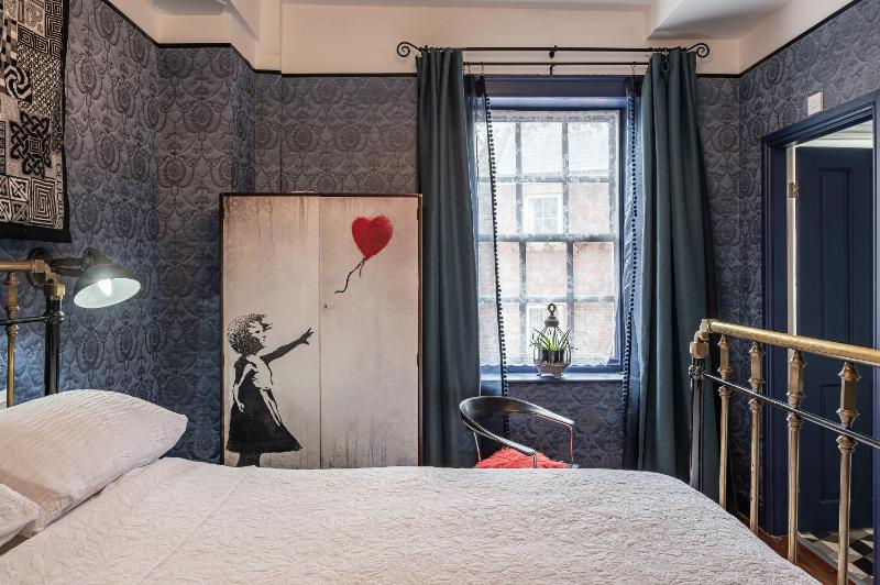 Deluxe Double Room with Bath image 4