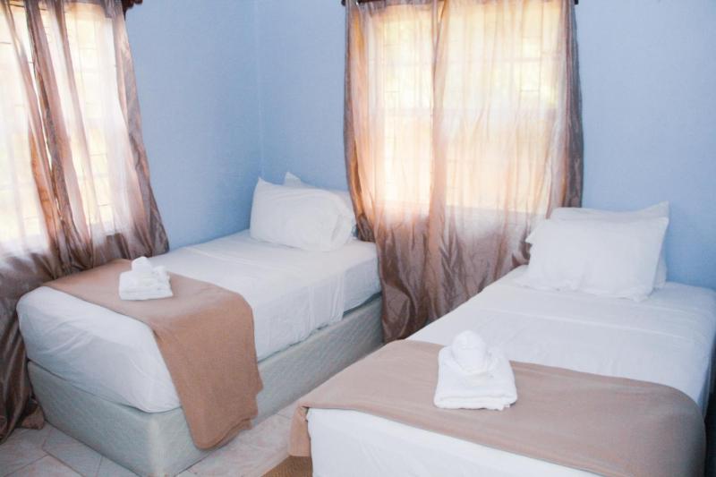 Buttercup Cottage Apartments - image 2