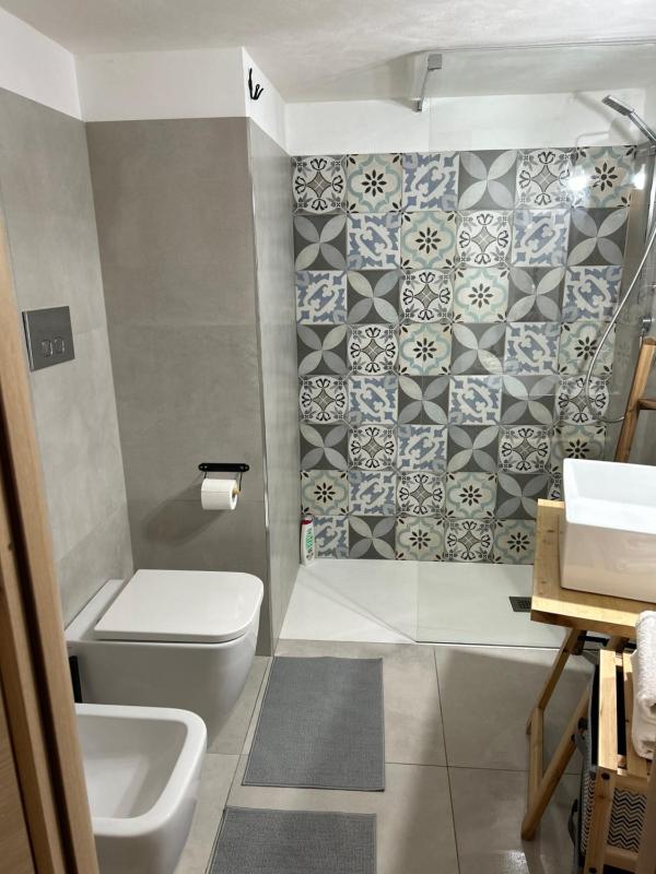 Casa con piscina e vista mare dal giardino - image 30