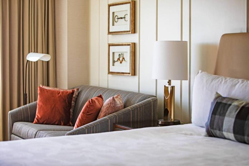 Deluxe Room, 1 King Bed - Allergy Friendly image 3