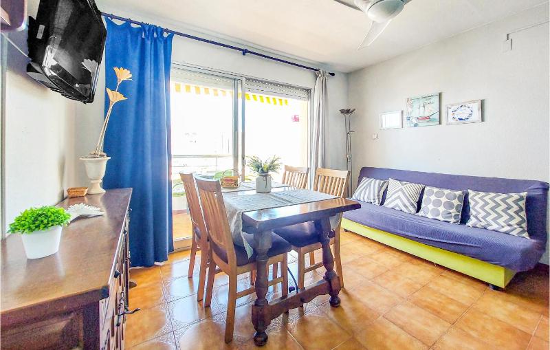 Cozy Apartment In Peníscola With House Sea View - image 7