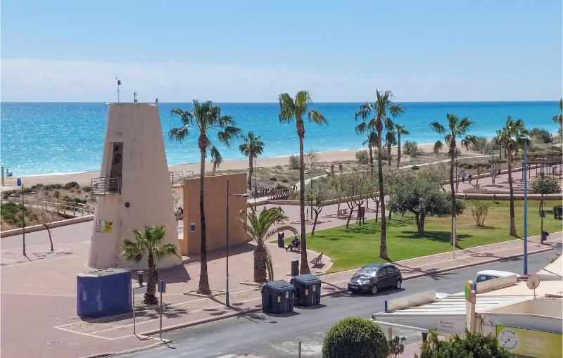 Cozy Apartment In Peníscola With House Sea View - image 16