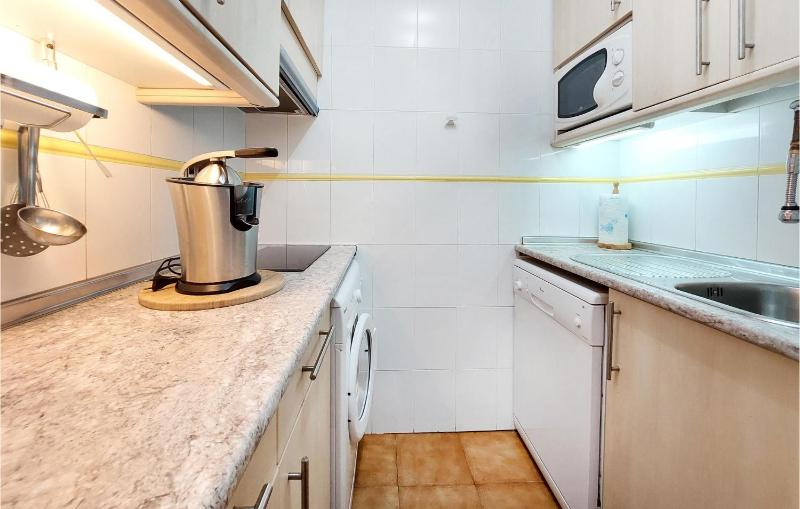 Cozy Apartment In Peníscola With House Sea View - image 9