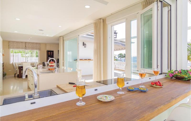 Nice Home In Almuñecar - image 11