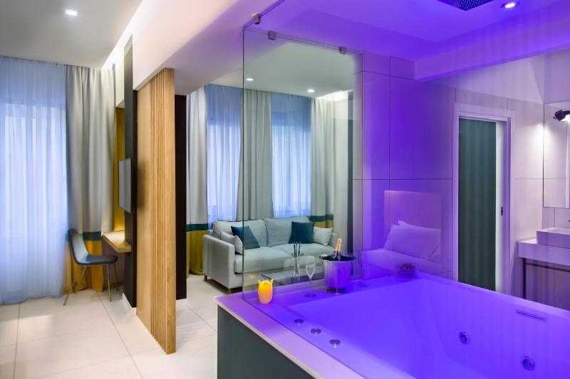 Deluxe Junior Suite with Spa Bath - Depandance image 1