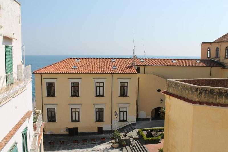 Double Room with Partial Sea View image 2