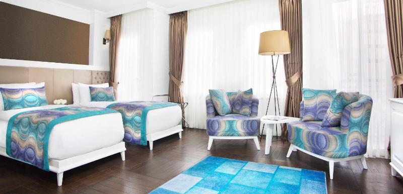 Junior Suite image 2