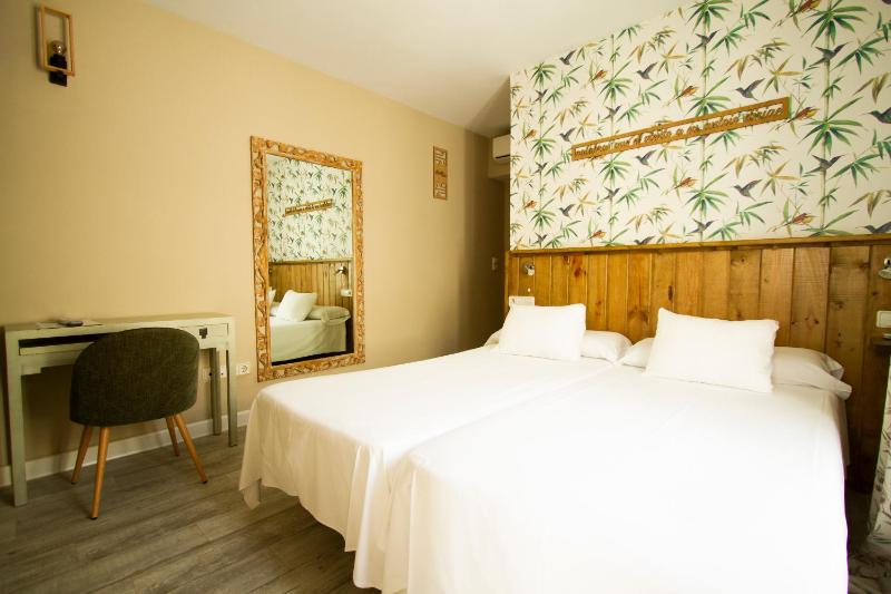 Economy Double or Twin Room image 1