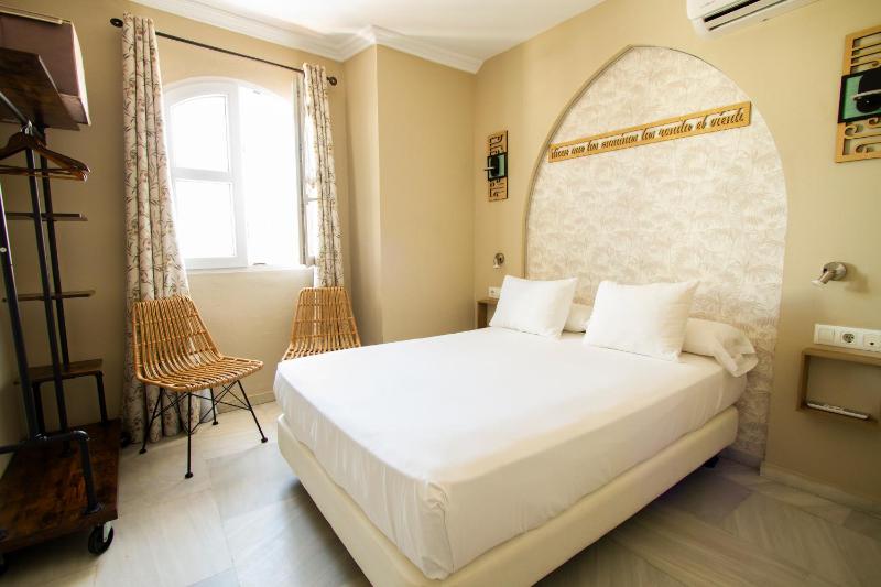 Economy Double or Twin Room image 4